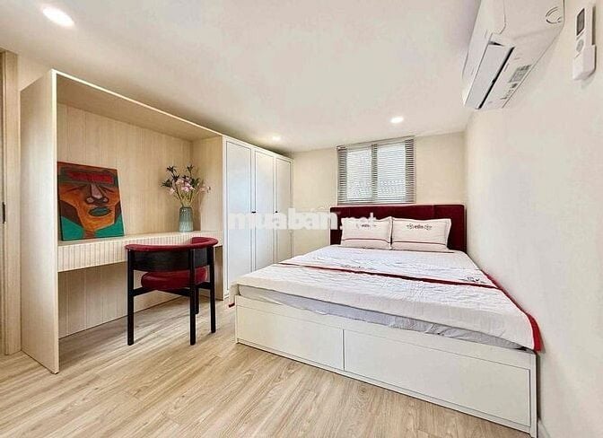 Cho Thuê Căn Hộ Một Phòng Ngủ Tách Bếp Ngay Trung Tâm 10/2025
