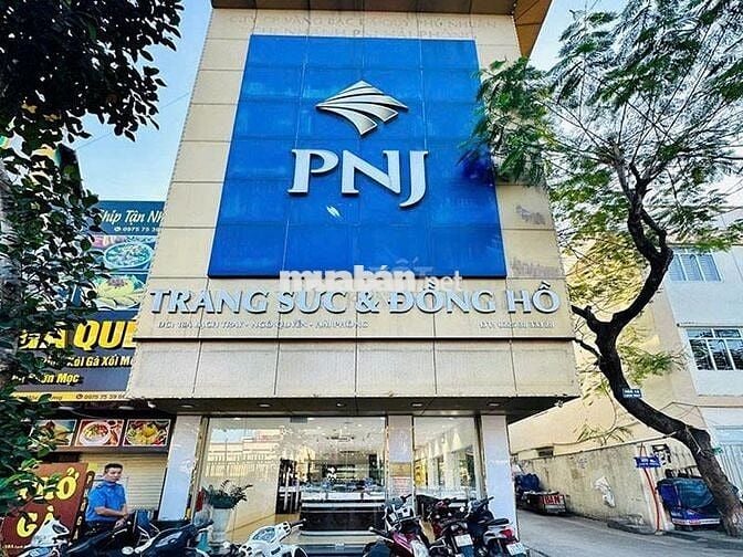 Mặt tiền đường  Hồ Xuân Hương Quận 3 Diện tích: 10x35m.