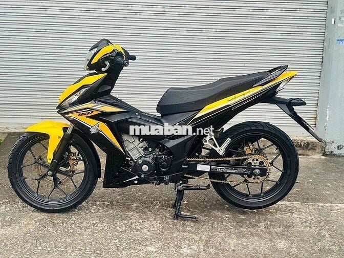 Winner 2018 dọn đẹp cửa hàng bán