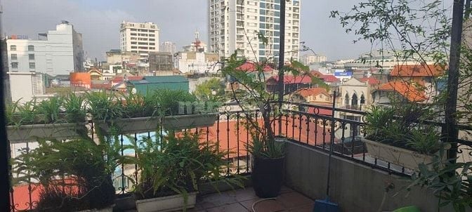 Cho thuê căn hộ cao cấp phố Văn Cao