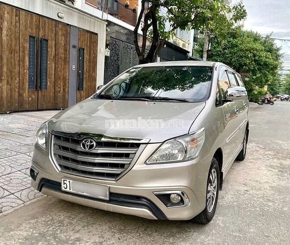 Chính chủ bán INNOVA 2016 E xe zin đẹp nhà dùng