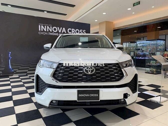 INNOVA CROSS BÁN GIÁ VỐN, GIAO NGAY. CHO VAY 100%
