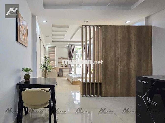 HT studio cửa sổ/ban công gần vòng xoay Lăng Cha Cả, cv Hoàng Văn Thụ