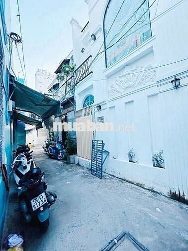 NHÀ NGỘP GẤP BÁN,Đ.HUỲNH TẤN PHÁT ,DT:30M2,CHỈ HƠN 2T.Ỷ,SÁT QUẬN 4