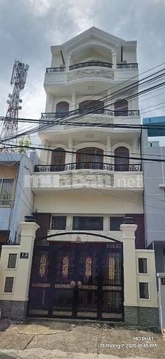 BÁN NHÀ HXT, với DTCN 105m2, XD 4 tầng tại đường NGUYỄN TRÃI, Q1 