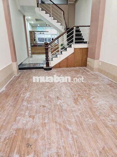 Nhà 2 MT hẻm XH khu Sân bay các phòng đều có bancol hợp ở_cty MỚI