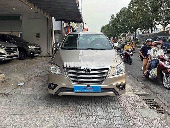 Toyota Innova 2014 E - 100000 km