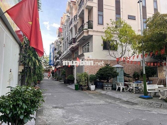 CHÍNH CHỦ BÁN NHÀ 3 LẦU NVL P6