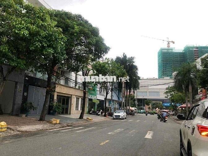 Nhà đường 30 cạnh Aeon mall nguyên căn 4 lầu giá 33tr