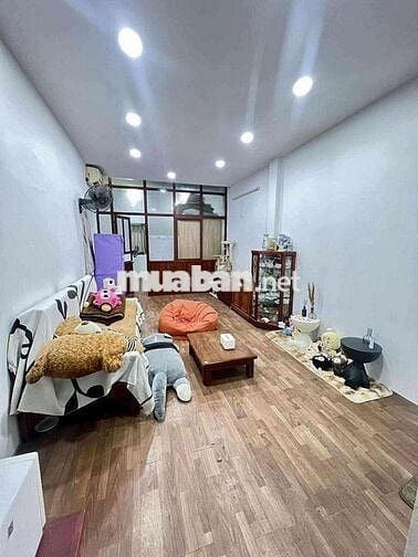 TT Lò Đúc- ô tô đỗ tầng 2, lô góc 60m, 2 ngủ, ban công thoáng sáng