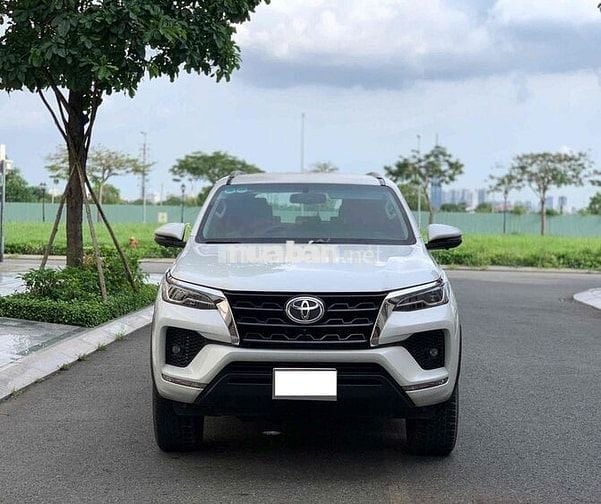 Toyota Fortuner 2022 2.4 4x2 AT - 55000 km