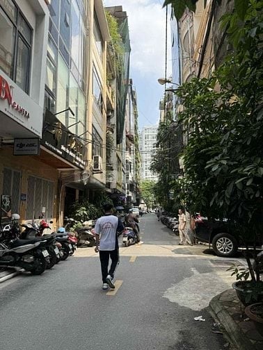 Bán nhà Thái Hà 65m2, khu phân lô, ô tô tránh, vỉa hè, kinh doanh