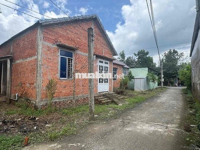 Nhà mặt tiền lộ nhựa đối diện KDC Đông Phú