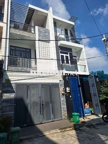 BÁN GẤP LÔ GÓC THỚI AN 16 - QUẬN 12 - 55M² - 3 TẦNG - HẺM XE HƠI .