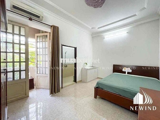 CHDV THANG MÁY BAN CÔNG THOÁNG GIÁ HỜI GẦN CẦU NGUYỄN VĂN CỪ