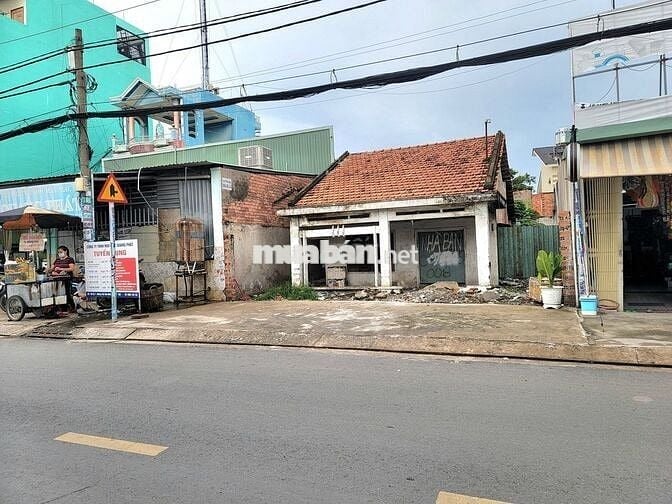 Chú Mười cần bán căn nhà nát MT đường Trần Văn Mười Hóc Môn 1 tỷ 250