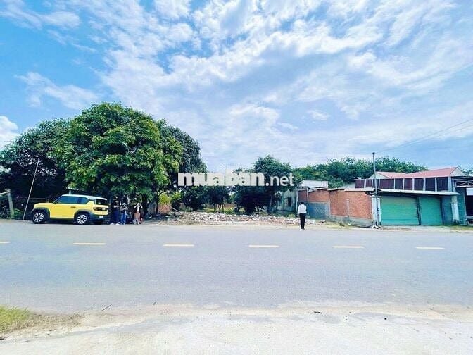 Bán lô đất ngay mặt tiền DH504, 380m2 sẵn 100m2 TC, giá 690tr