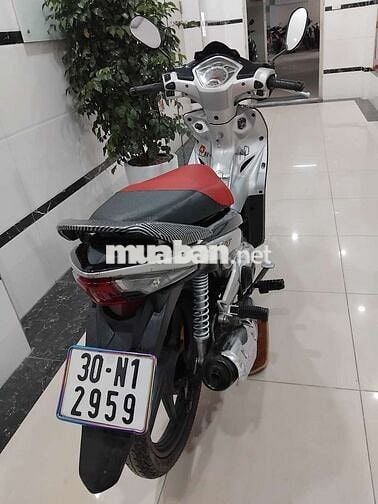 Xe honda đời mới có Fi,còn mới toanh như xe mới