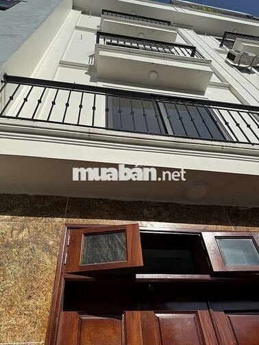 Bán nhà Dàm Quang Trung 30m2 x 5 tầng , vài bước ra cầu vĩnh tuy  Aeon