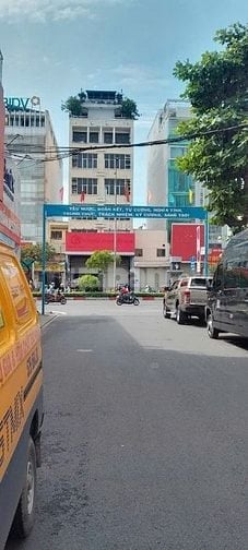 Bán nhà Cộng Hoà, Etown 6x15m, hẻm 12m, cách mặt tiền 30m