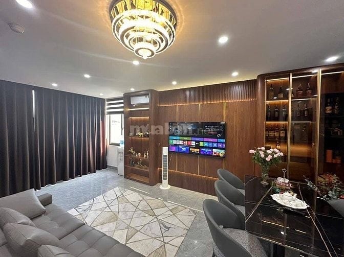 Bán nhà Q.Cầu Giấy. 65m2, 6 tầng thang máy, ô tô ra vào, ở luôn