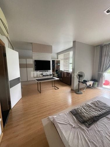 Bán nhà sổ hồng 7,5x20  Him Lam Kênh Tẻ giá 39 tỷ 