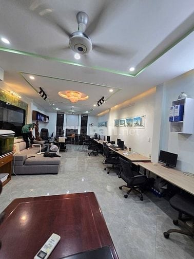 TÔI CC BÁN NHÀ PHÂN LÔ, KINHDOANH ĐỈNH NGAY GẦN METTRO HÀ ĐÔNG