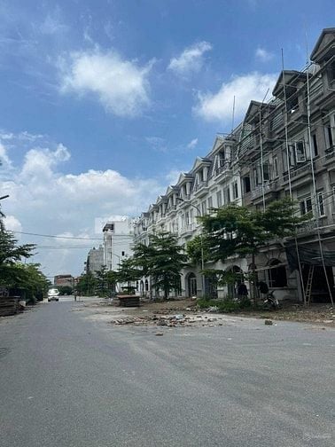 tôi cần bán lô đất đấu giá 77,5m2 tại kim chung hoài đức gần đường 24m