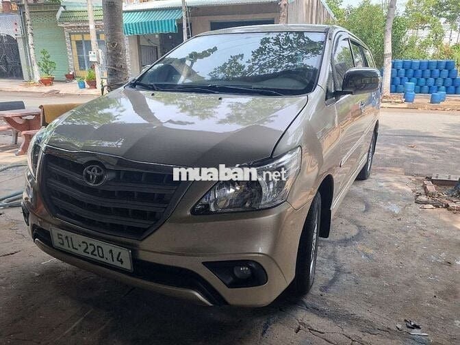 Toyota innova 2016 2.0V - 100000 km