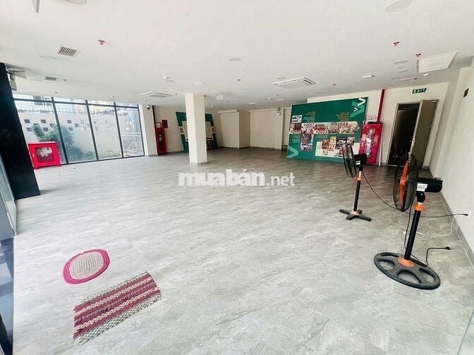 200M2 SÀN VP TẠI CMT8 P.10 Q3 , NGAY NGÃ 3 TÔ HIẾN THÀNH , TÒA NHÀ MỚI
