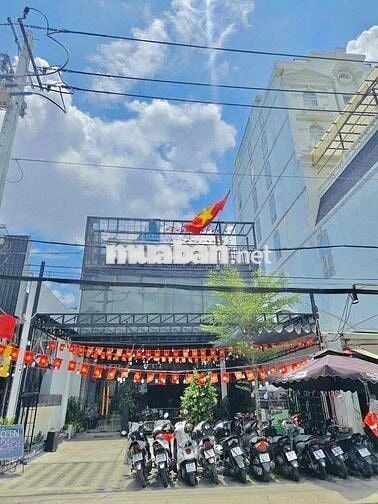 CHO THUÊ MẶT BẰNG 10X20M MẶT TIỀN VỊ TRÍ NGAY LOTTE MART QUẬN 7