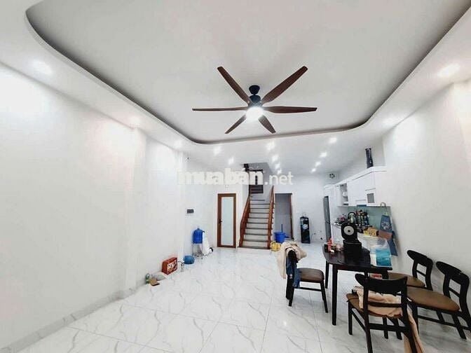 BÁN NHÀ 3 TẦNG GẦN CẦU NHẬT TÂN - GIÁ 4,2 TỶ,3 NGỦ ĐỦ CÔNG NĂNG