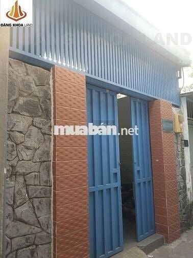 703HBC - Nhà gần chợ , gần quốc lộ , cách 5m ra đường xe hơi