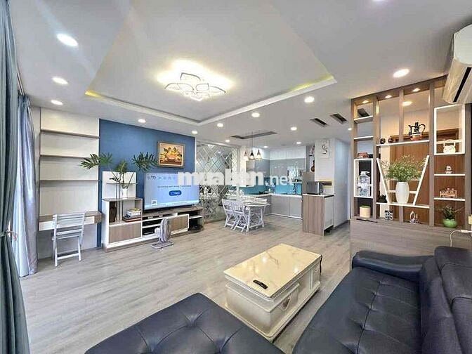 Cho thuê căn 2PN.2WC phòng khách rộng nhà mới ở ngay toà sân bay