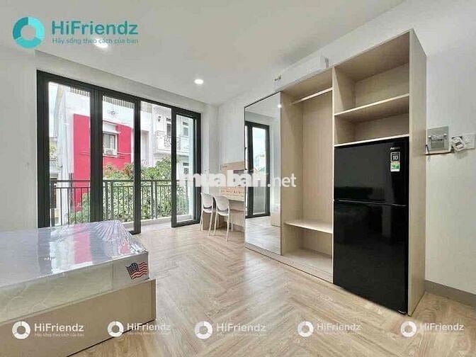Cho thuê căn hộ Studio ban công cửa sổ ngay Ngã Tư Bảy Hiền - Khu K300