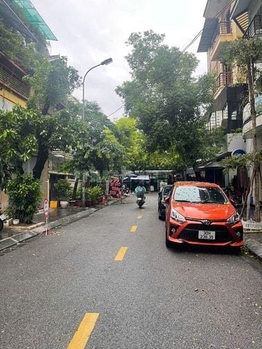 Bán nhà phân lô liền kề phố Dương Đình Nghệ, Trung Kính, Phạm Văn Bạch