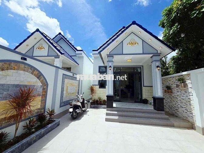 Bán nhà phường Phú Tân Bến Tre siêu đẹp