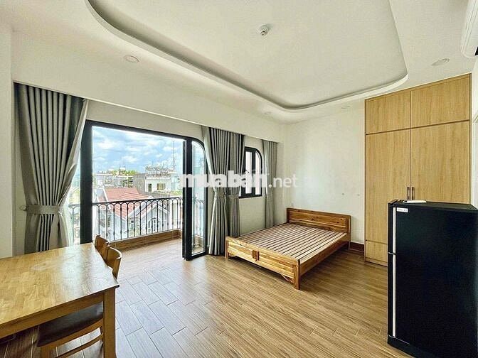 CHO THUÊ CĂN HỘ TÂN PHÚ CÓ BAN CÔNG LỚN THOÁNG MÁT NGAY ĐẦM SEN