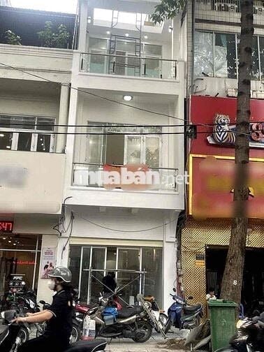 CHO THUÊ NHÀ MẶT TIỀN NGAY CHỢ TÂN ĐỊNH - QUẬN 1
