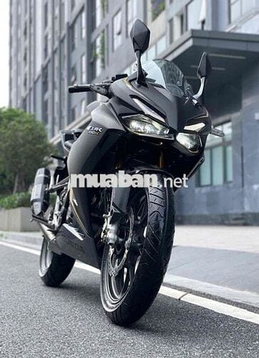 Honda CBR 150R 2023