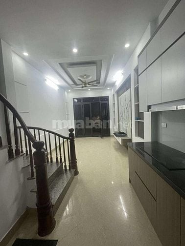 Bán nhà lô góc phố Tam Trinh mới tinh