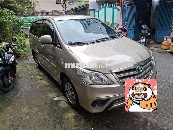 Anh mình bán Inova2015 số sàn, ~100kkm,xe gia đình