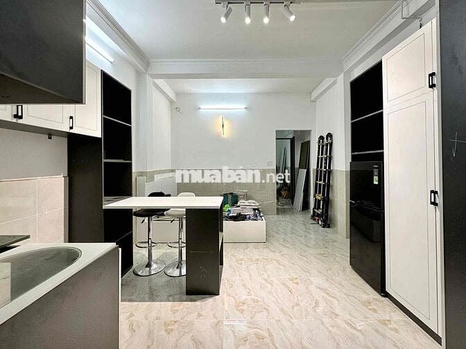 TOÀ NHÀ MỚI XÂY - CHÍNH CHỦ KHÔNG QUA MÔI GIỚI - BANCONG FULL NỘI THÂT