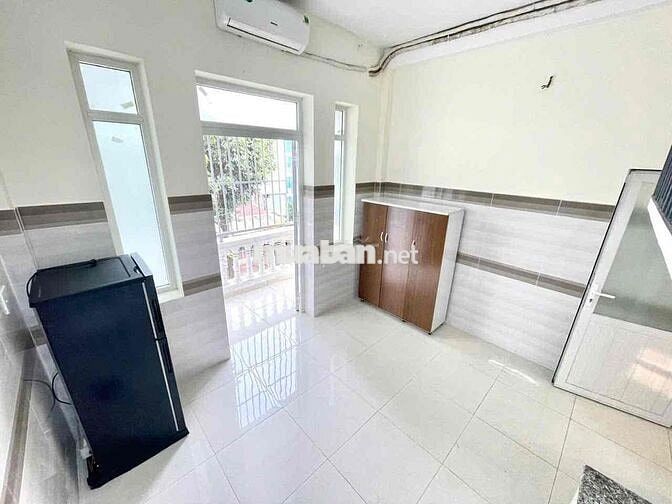 P gác cao Full nthat cửa sổ ban công 3tr8-4tr4