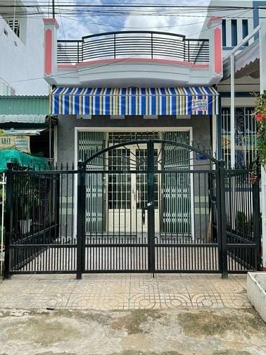 HẠ GIÁ 150TR CHỦ BÁN NHÀ C4 BÌNH CHÁNH 255TR(0896555060)