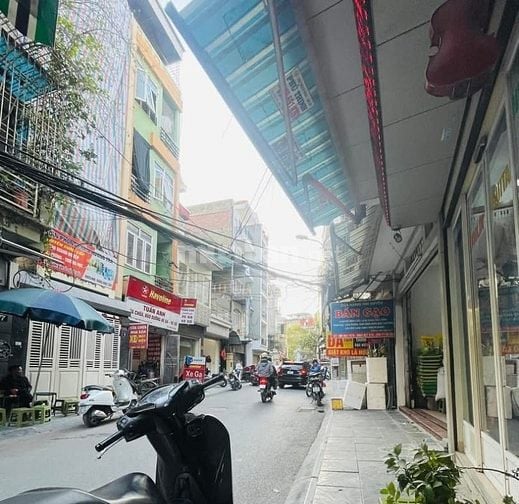 Bán nhà Giáp Bát - Hoàng Mai: 54m, 4 tầng. Giá 16tỷ. Ôtô tránh, Vỉa hè