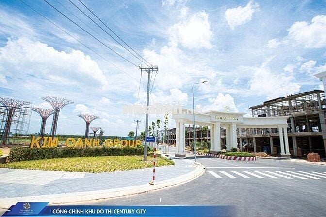 Bán gấp đất dự án 100m2, sổ hồng thổ cư, cách sân bay 3km.