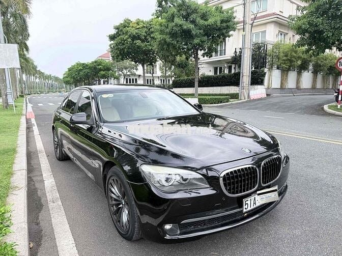 BMW 7 Series 2011 750Li - 120000 km