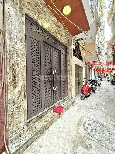 Bán nhà phố Bạch Mai ngõ nông thoáng sáng, Dt 32m2, 5t, đẹp ở ngay.