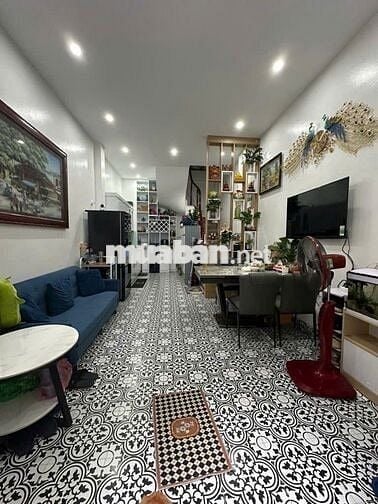 NHÀ HỒ TÙNG MẬU, NGAY CHÂN CẦU MAI DỊCH NHỈNH 8 TỶ LÔ GÓC, DT 30m2